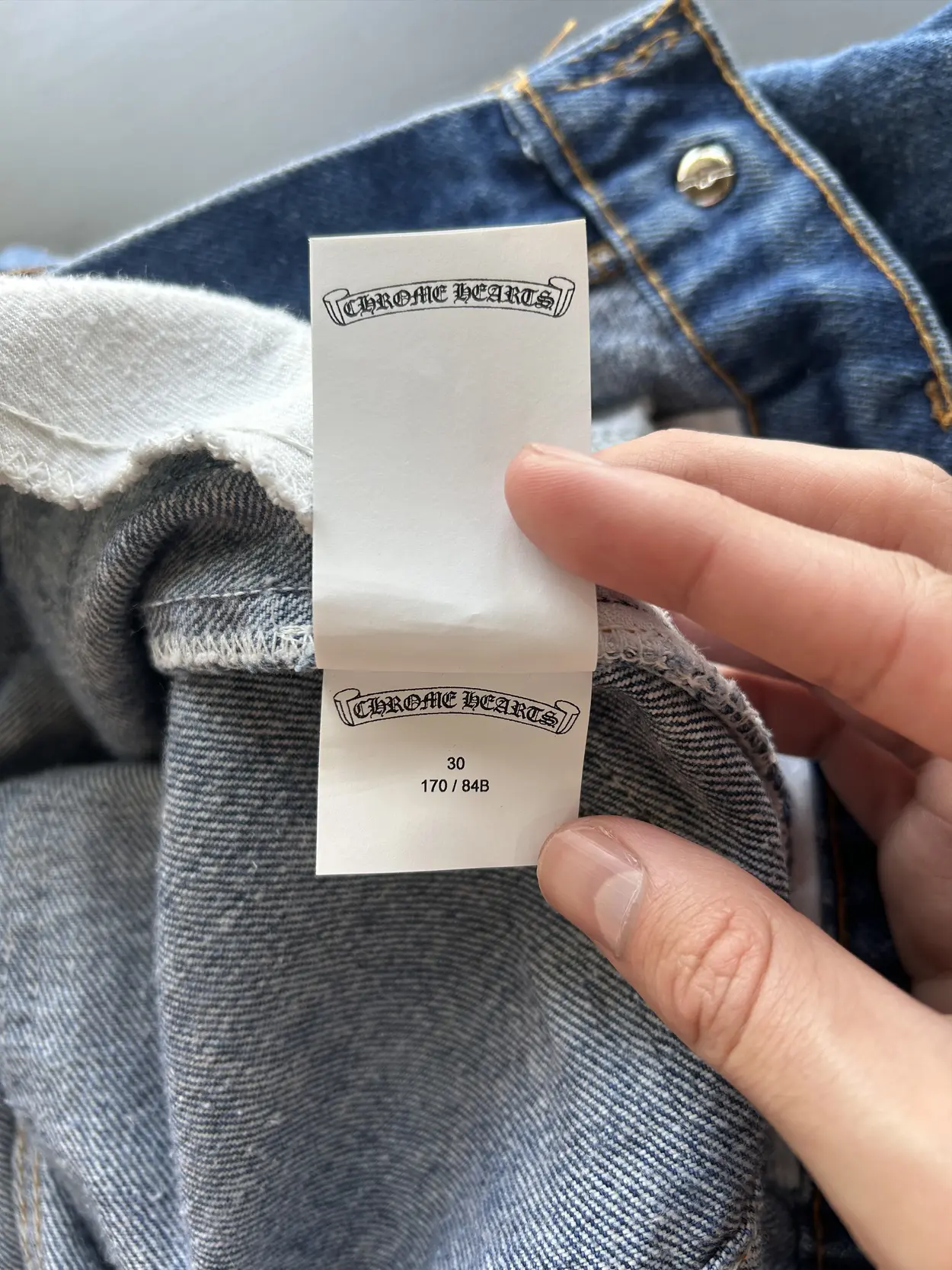 Classic Levi’s Patched Jeans - Image 4