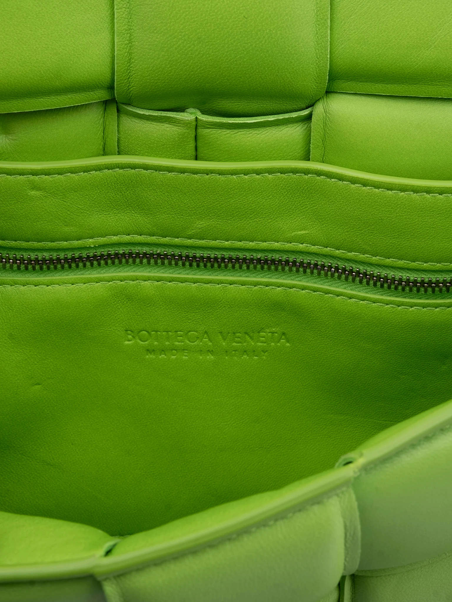 Intrecciato Quilted Cassette Bag - Image 5