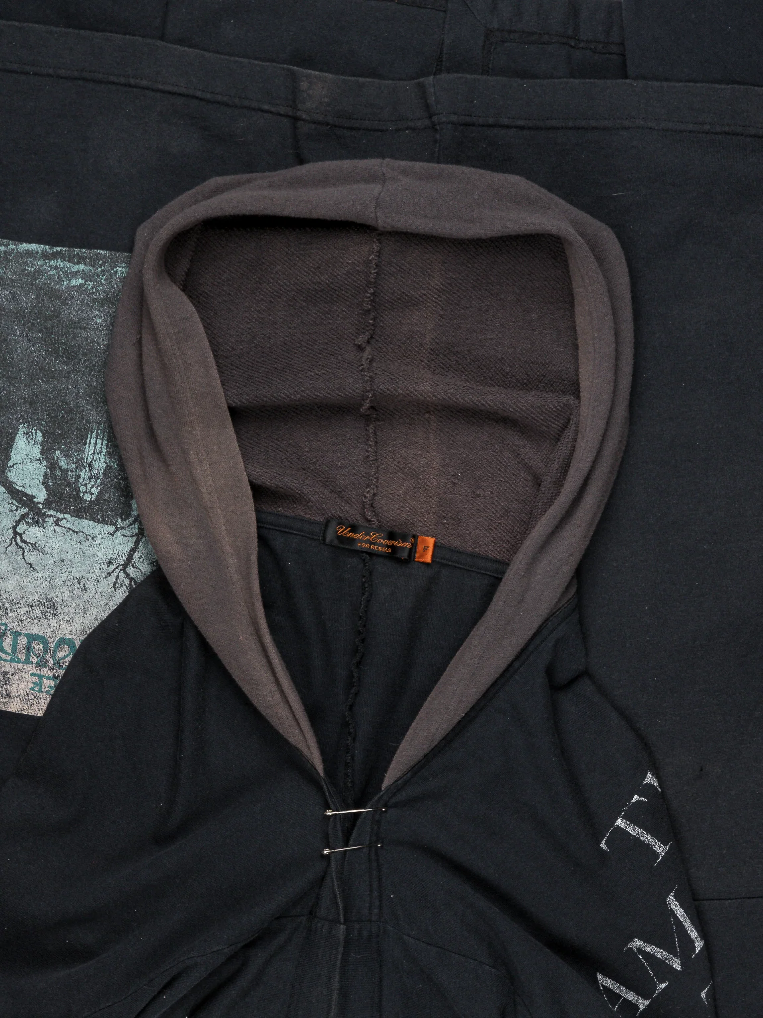 Runway Band Tee Cloak - Image 4